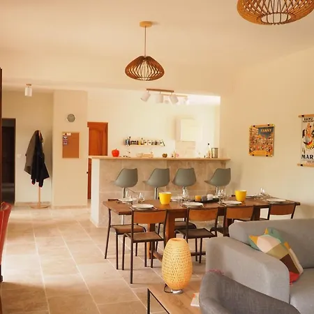 Maison Le Grand Verger * Goult